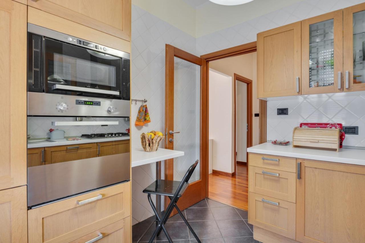 Oltretorrente Ampio Appartamento Con Balconi Parma Exterior foto